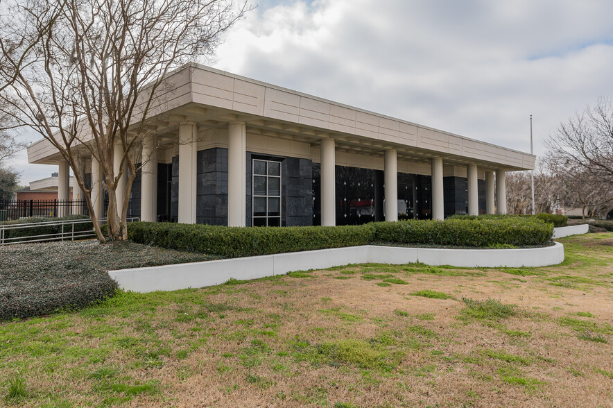 6900 Vaughn Rd, Montgomery, AL for sale - Building Photo - Image 1 of 1