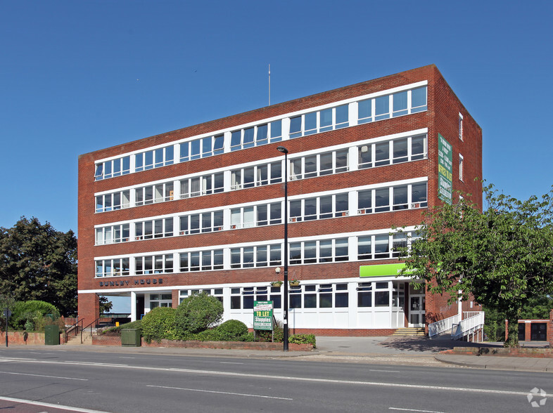 Oxford Rd, Aylesbury for lease - Primary Photo - Image 1 of 2