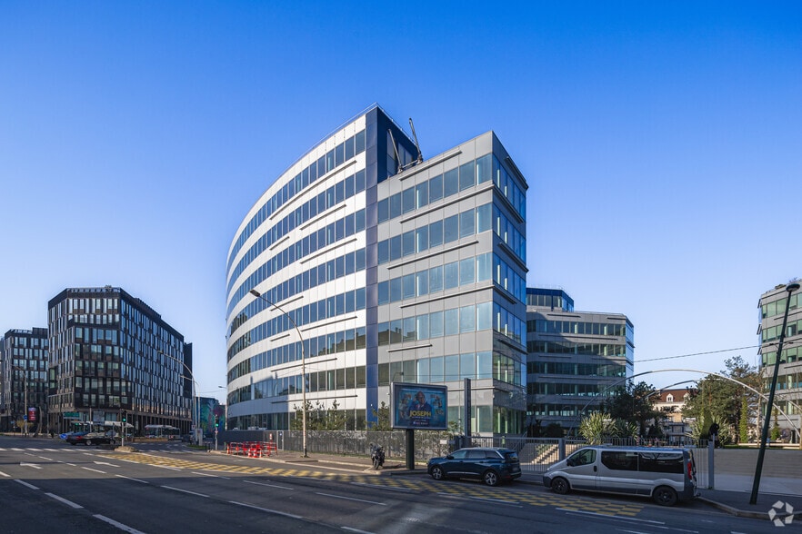 Office in Bagneux for lease - Building Photo - Image 2 of 11