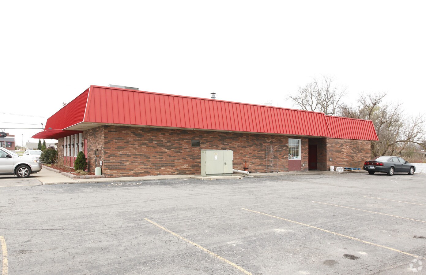 9497 Lapeer Rd, Davison, MI 48423