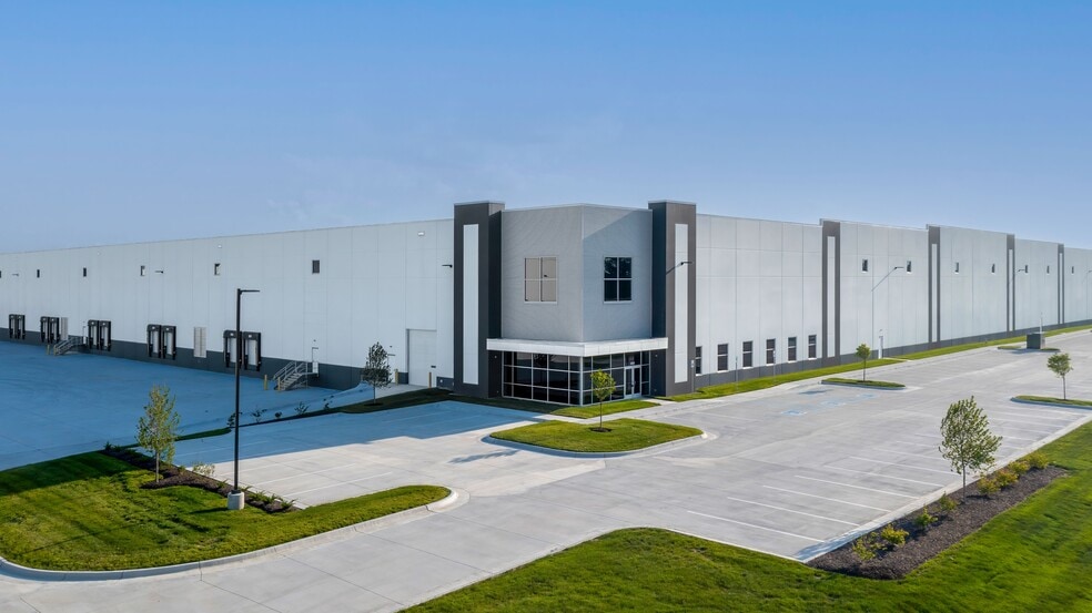 5635 N Graham Rd, Whiteland, IN for lease - Building Photo - Image 2 of 17