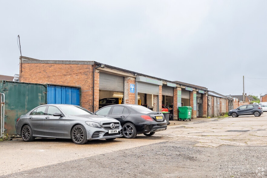 Kirkland Av, Mansfield for sale - Primary Photo - Image 1 of 2