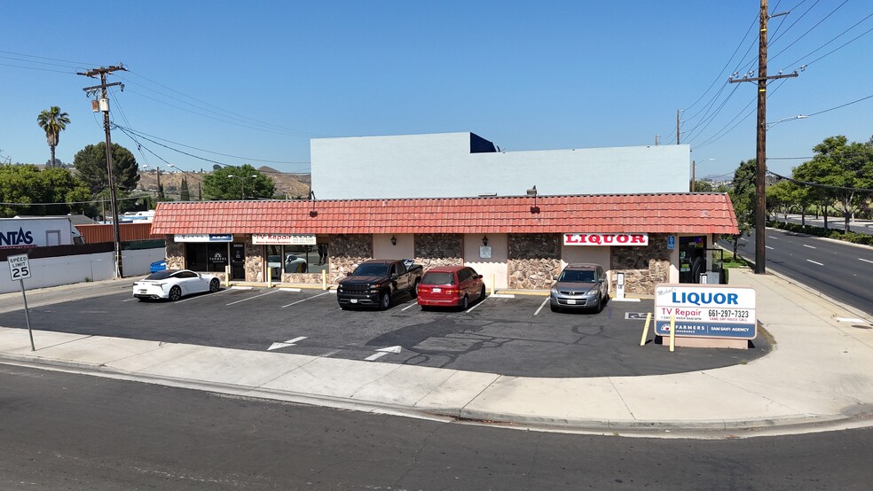 20549 Soledad Canyon Ave, Canyon Country, CA for lease - Building Photo - Image 1 of 5