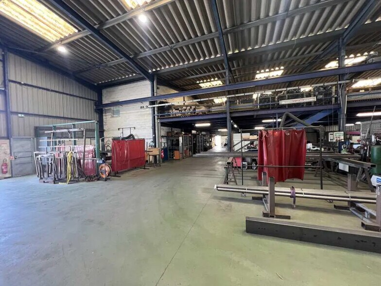 Industrial in Mérignac for sale - Building Photo - Image 2 of 8