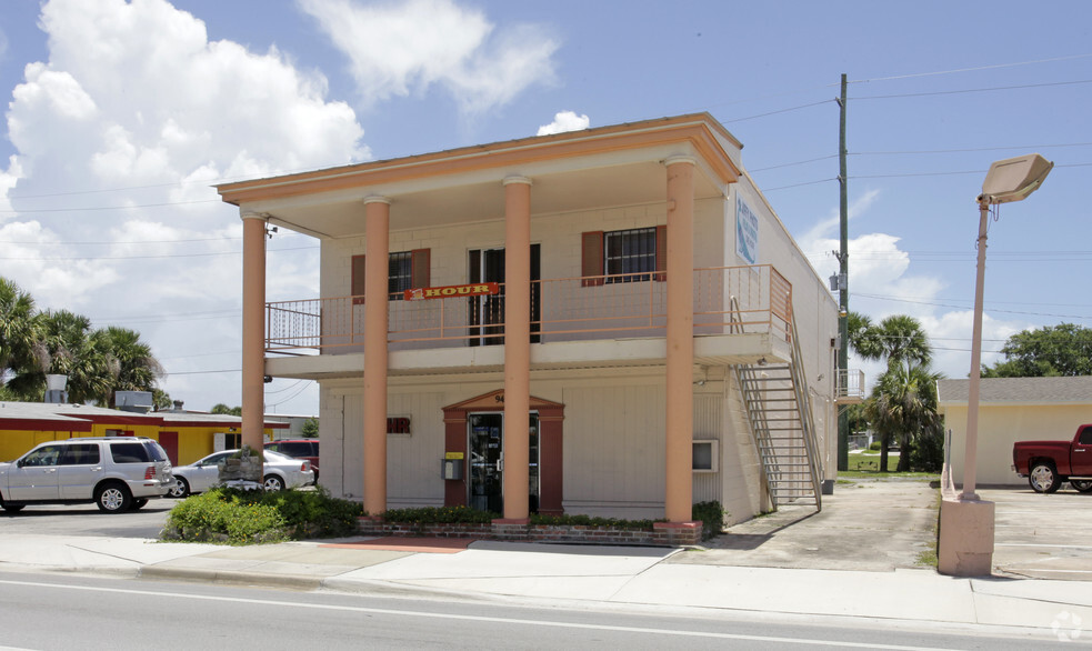 2 Freestanding Retail Buildings on US-1 portfolio of 2 properties for sale on LoopNet.com - Building Photo - Image 1 of 9