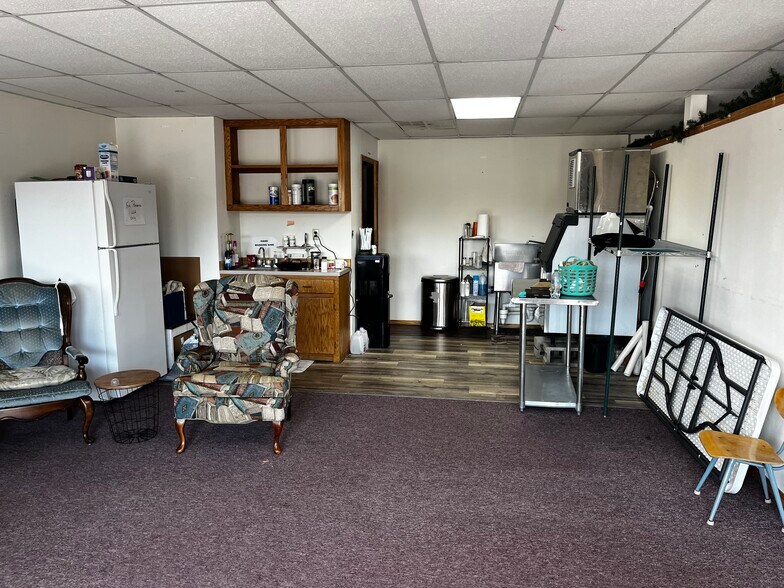 404 Douglas Ave, Beaver, OK for sale - Building Photo - Image 3 of 12