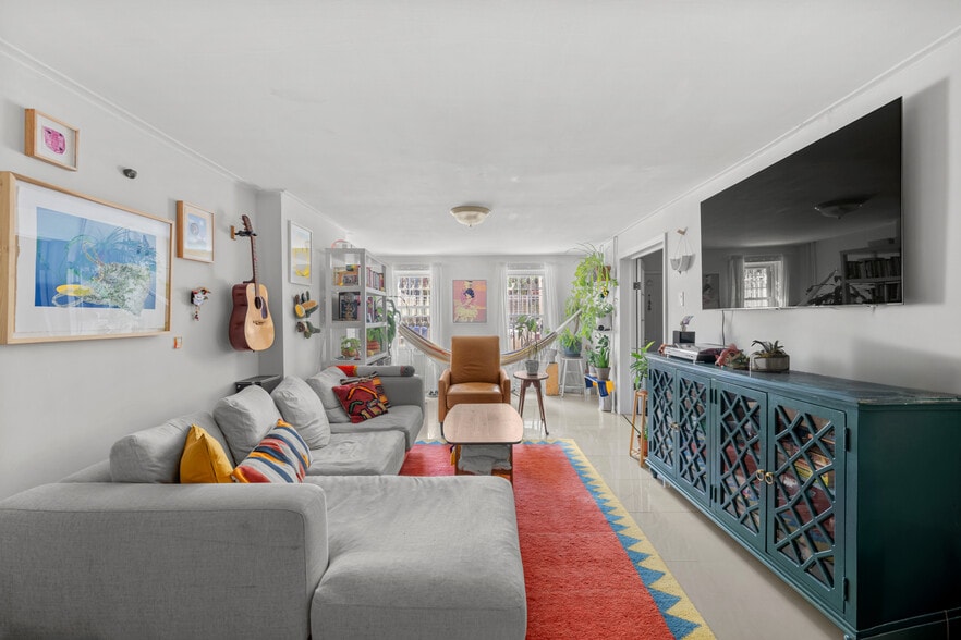 91 Somers St, Brooklyn, NY for sale - Building Photo - Image 3 of 12