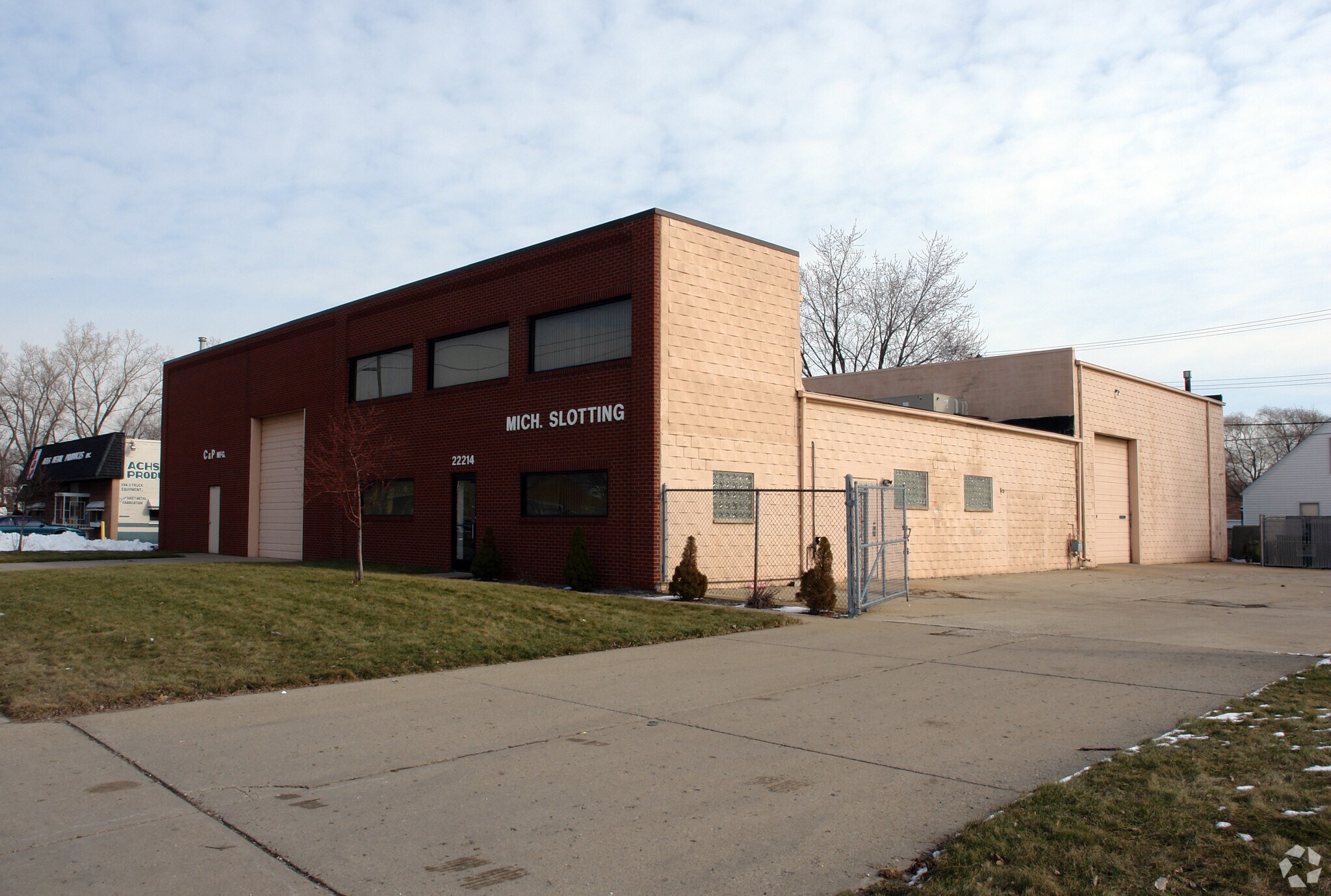 22214 Schoenherr Rd, Warren, MI for sale Primary Photo- Image 1 of 1