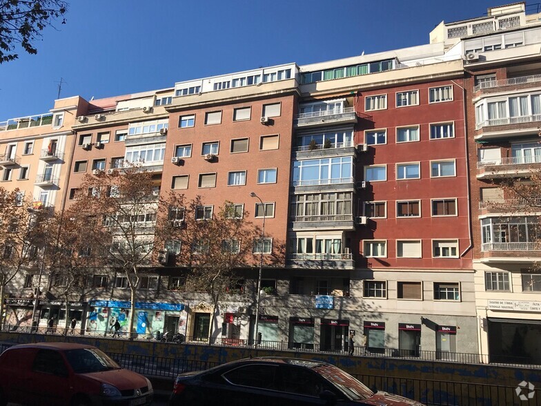 Multifamily in Madrid, MAD for sale - Building Photo - Image 2 of 2