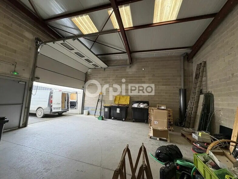Industrial in Champfleury for lease - Interior Photo - Image 3 of 7