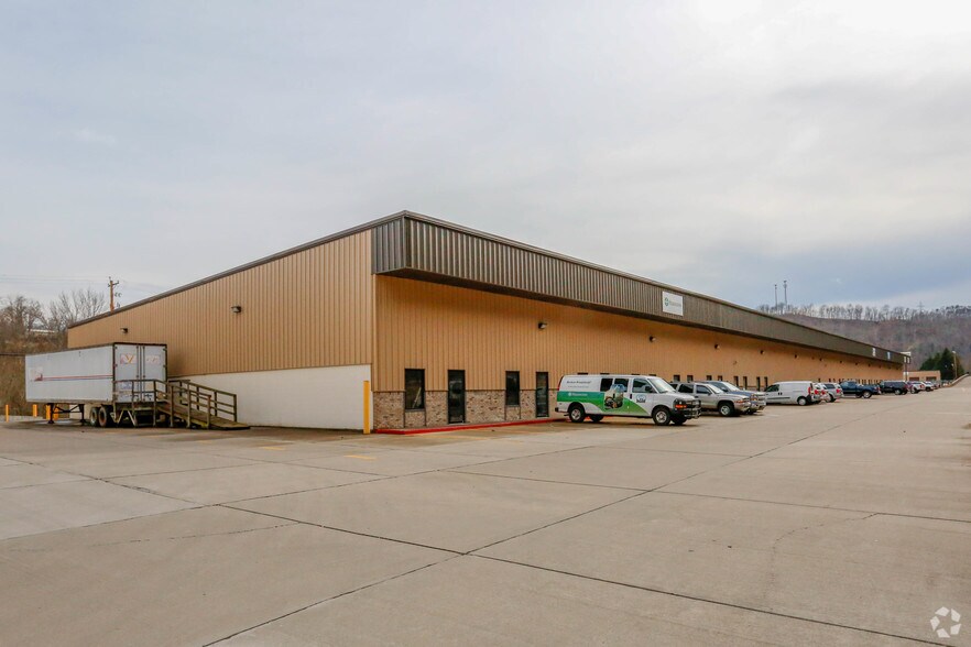 4998 Elk River Rd S, Elkview, WV 25071