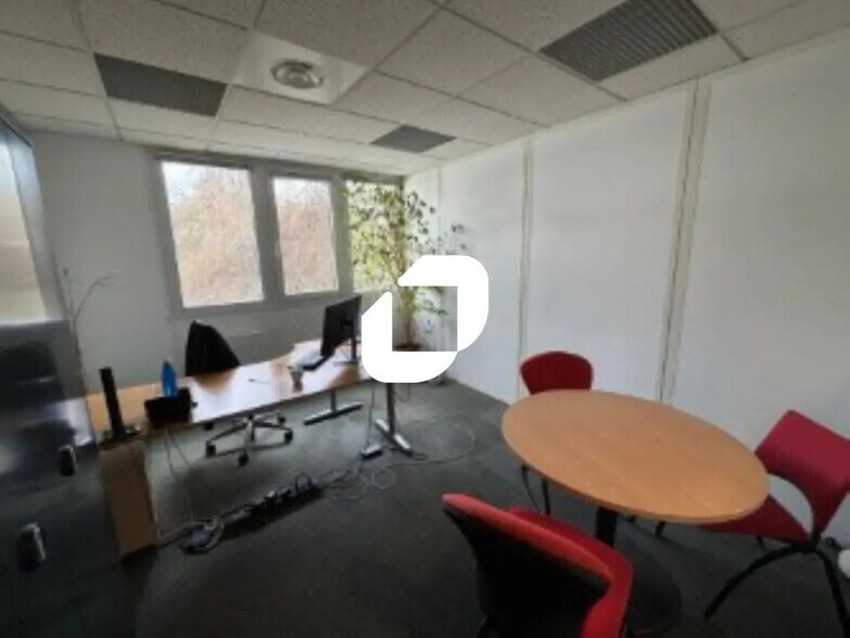 Office in Meylan for sale - Interior Photo - Image 3 of 10