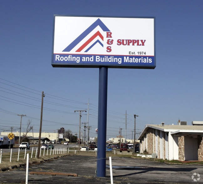 7727 E 41st St, Tulsa, OK for lease - Building Photo - Image 2 of 17