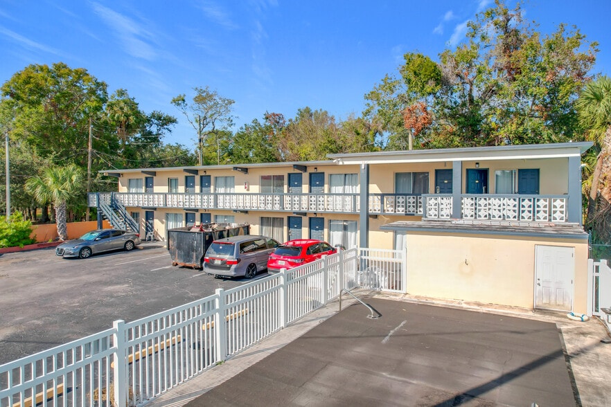 307 E Vine St, Kissimmee, FL for sale - Building Photo - Image 3 of 82