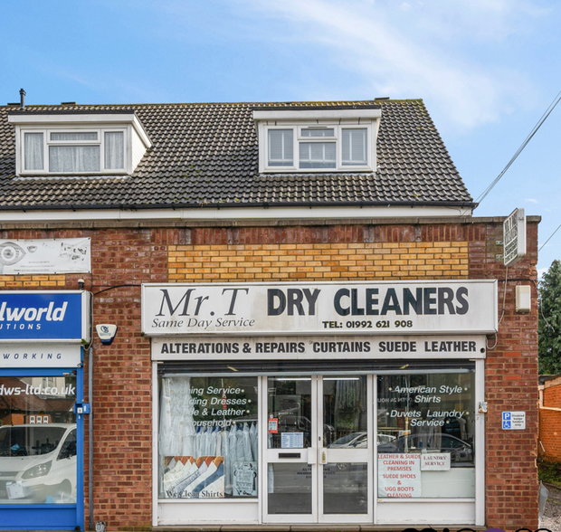 38 Flamstead End Rd, Cheshunt for lease - Primary Photo - Image 1 of 1