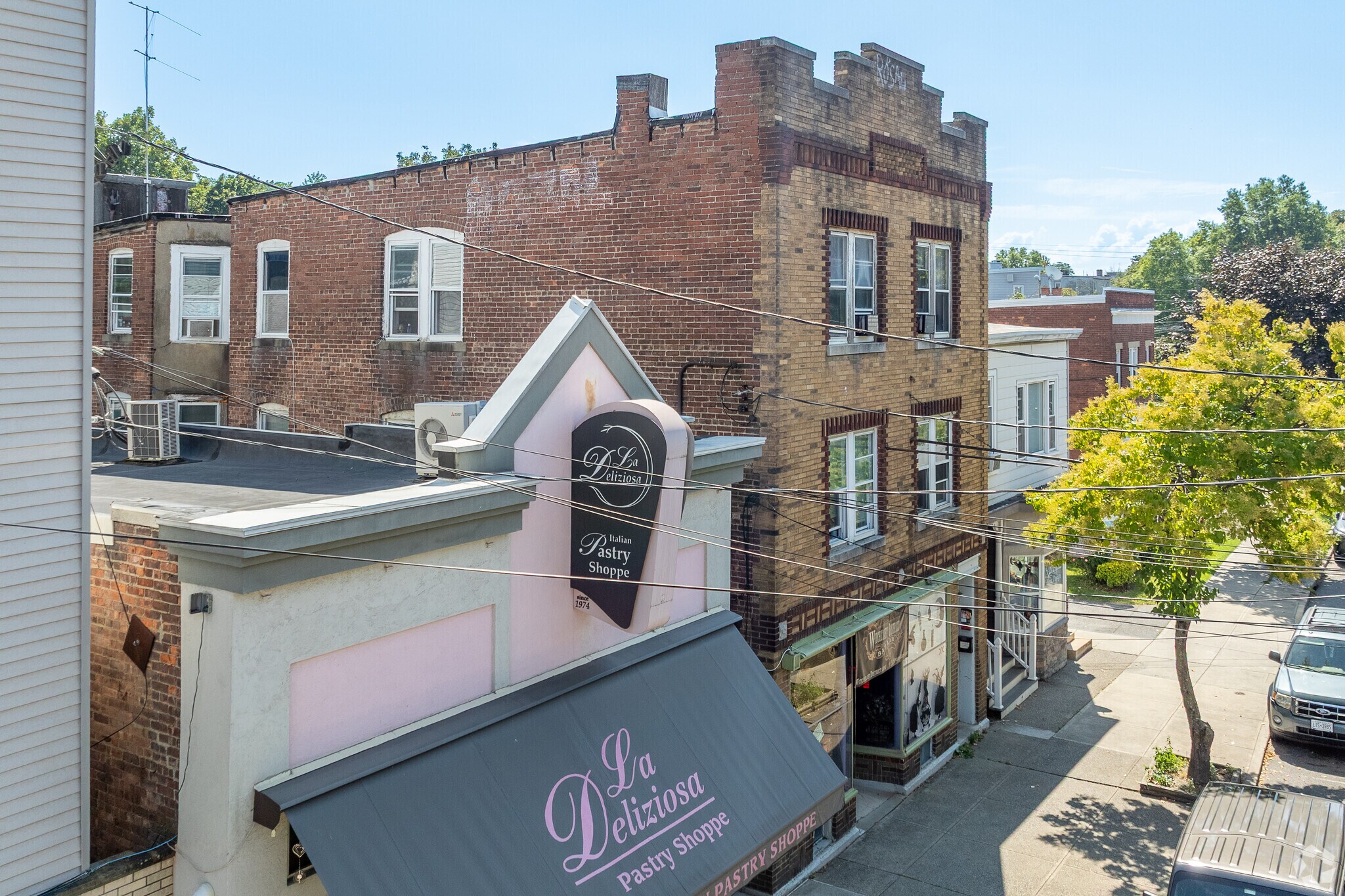 8 Mt Carmel Pl, Poughkeepsie, NY for sale Primary Photo- Image 1 of 1