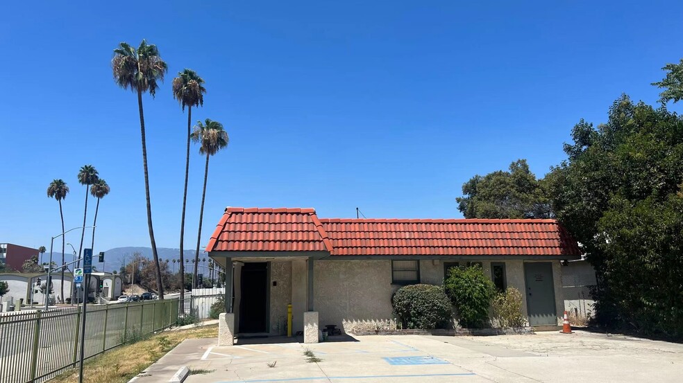 355 N Sierra Way, San Bernardino, CA for sale - Building Photo - Image 1 of 1