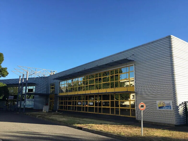 Retail in Labège for lease - Building Photo - Image 3 of 3