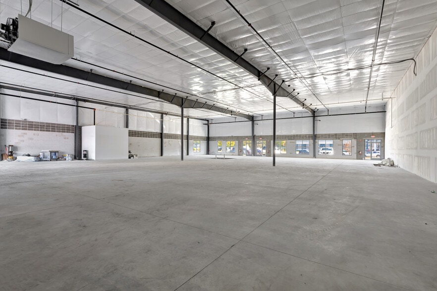 200 Carson Drive, Bear, DE for lease - Interior Photo - Image 2 of 10