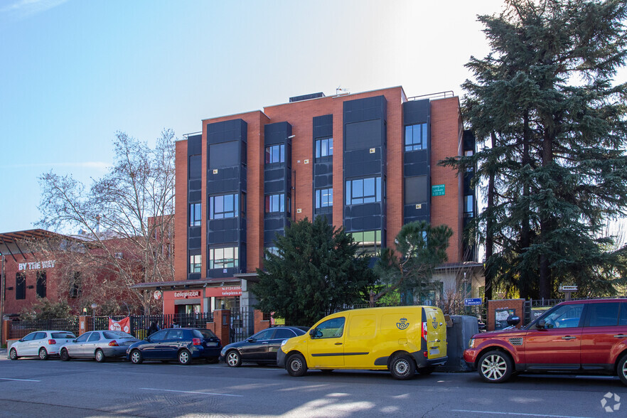 Calle Josefa Valcárcel, 8, Madrid, Madrid for lease - Primary Photo - Image 1 of 2