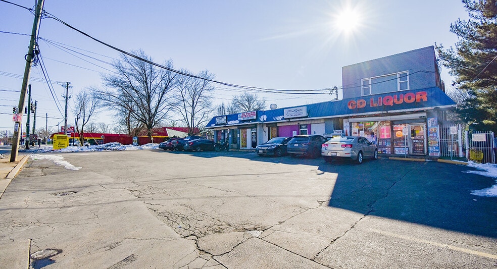 4945-4947 Marlboro Pike, Capitol Heights, MD for sale - Building Photo - Image 2 of 8