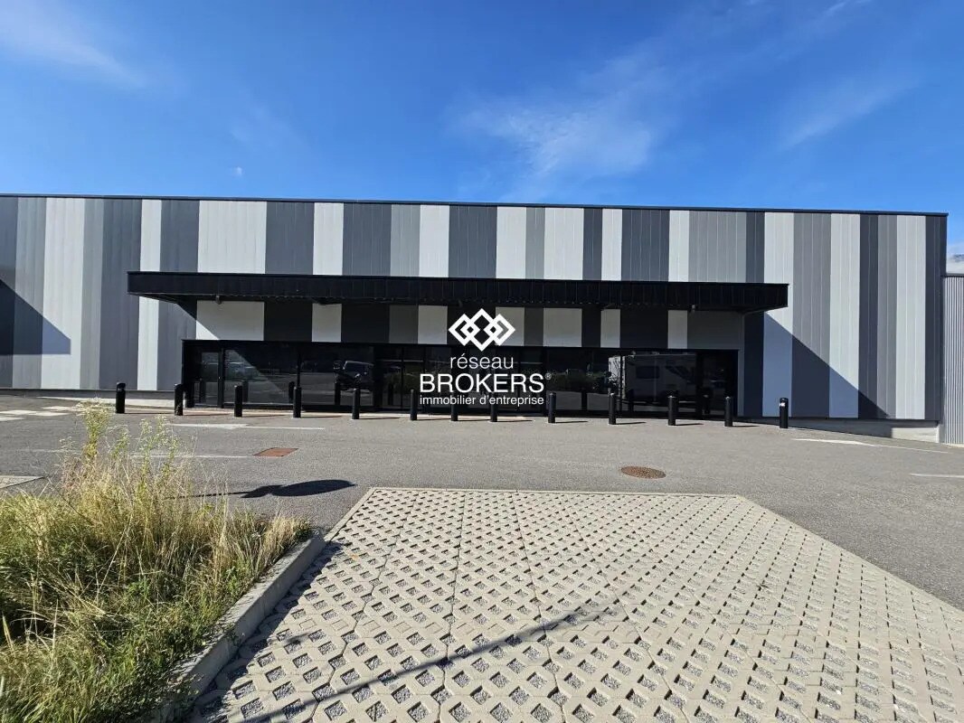 Retail in Faverges-Seythenex for lease Building Photo- Image 1 of 11