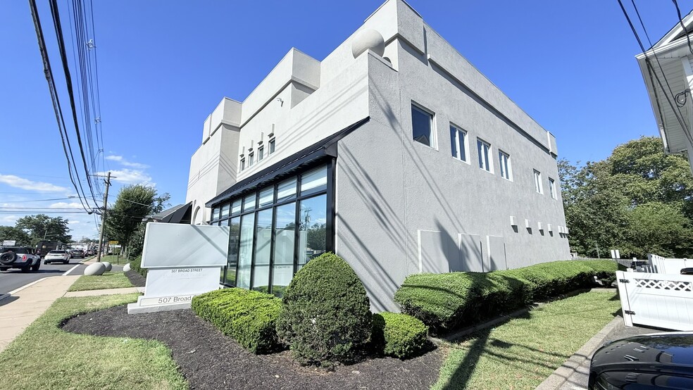 507 Broad St, Shrewsbury, NJ for lease - Building Photo - Image 3 of 31