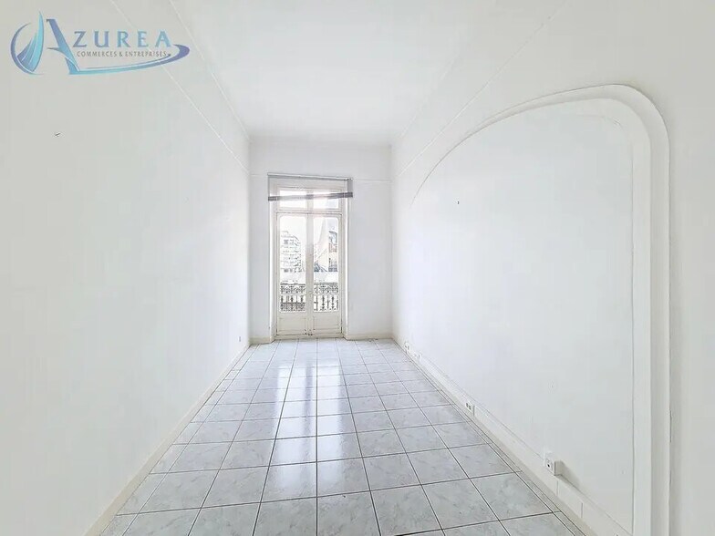 Office in Nice for lease - Building Photo - Image 3 of 10