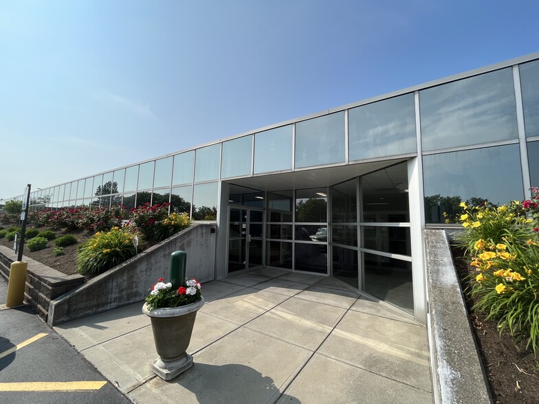 965 Keynote Cir, Brooklyn Heights, OH for lease - Building Photo - Image 1 of 16