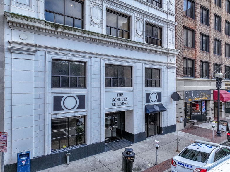 118-120 W Adams St, Jacksonville, FL for lease - Building Photo - Image 3 of 30