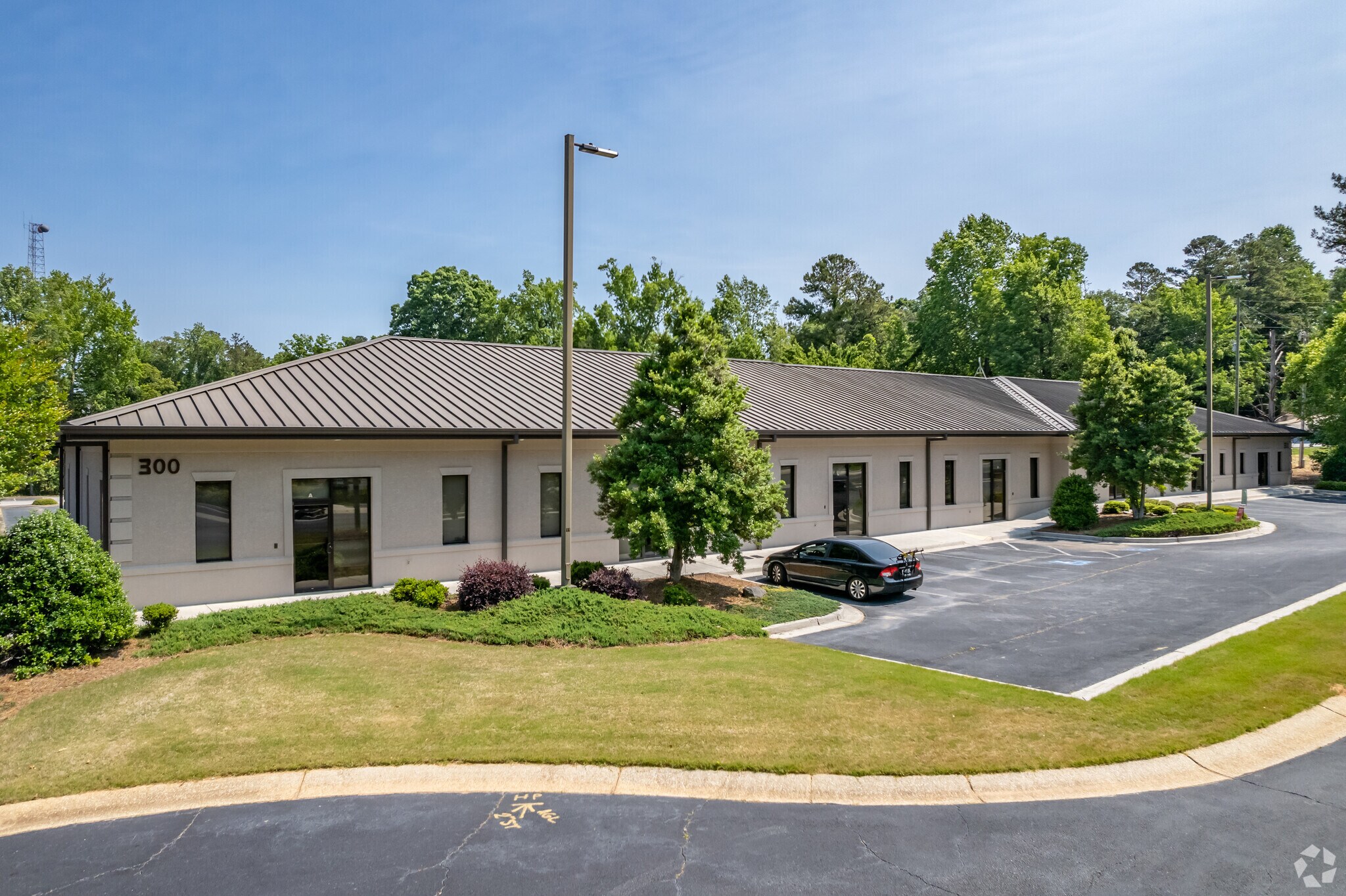 300 GlenEagles Ct, Carrollton, GA for sale Primary Photo- Image 1 of 1