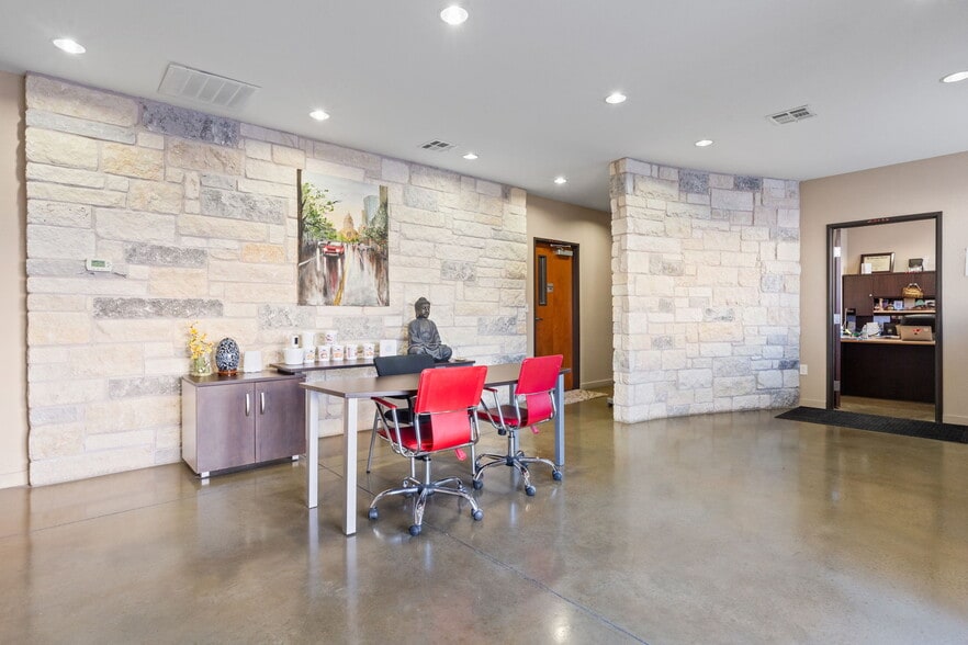 2000 Windy Ter, Cedar Park, TX for sale - Lobby - Image 2 of 8