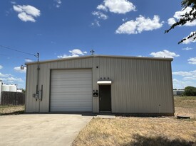 408 E 2nd St, Taylor TX - Warehouse