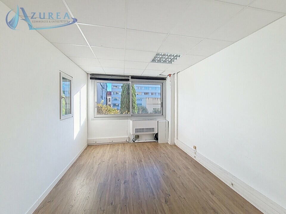 Office in Nice for lease Interior Photo- Image 1 of 5