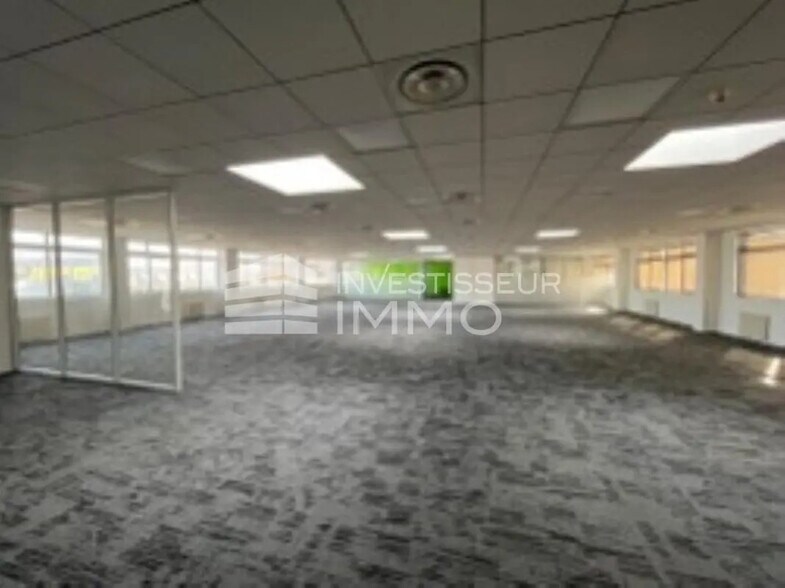 Office in Noisy-le-Sec for sale - Interior Photo - Image 1 of 3