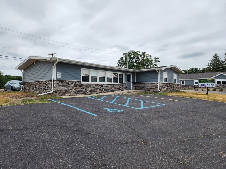 1465 S Main St, Eaton Rapids, MI for sale - Building Photo - Image 1 of 1
