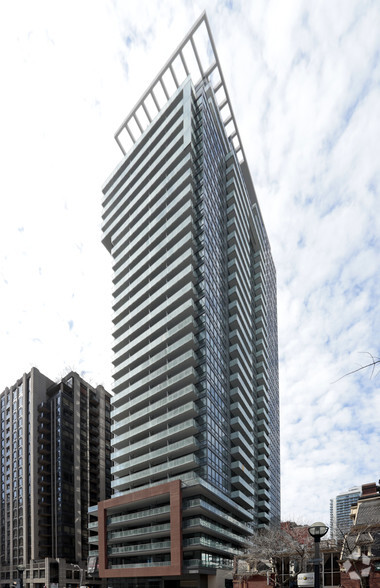 8 Mercer St, Toronto, ON for sale - Primary Photo - Image 1 of 1