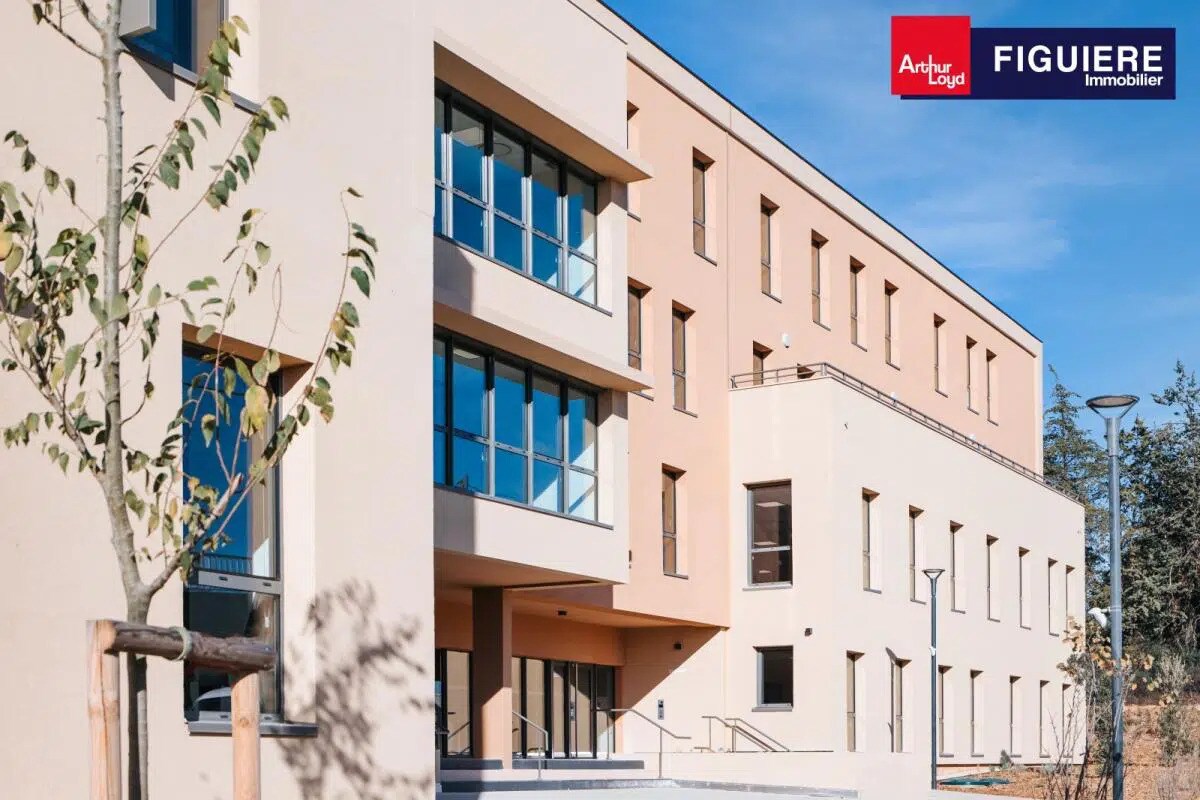 Office in Aix-en-Provence for lease Building Photo- Image 1 of 18