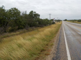 25 County Road 429D, Uvalde TX - Motel