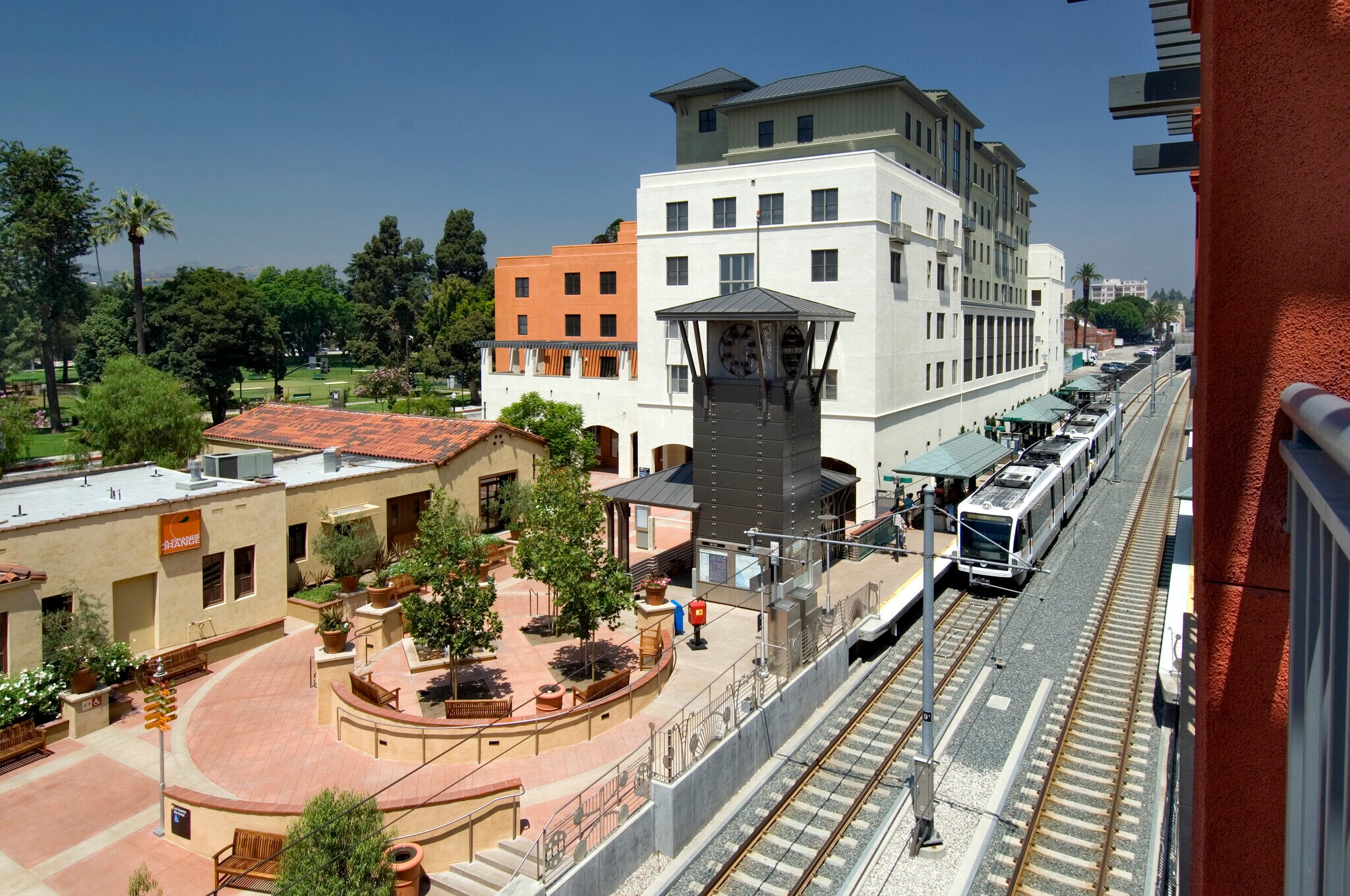 260 S Raymond Ave, Pasadena, CA for lease Primary Photo- Image 1 of 5