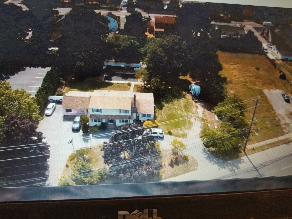 1336 Lakeland Ave, Bohemia, NY 11716