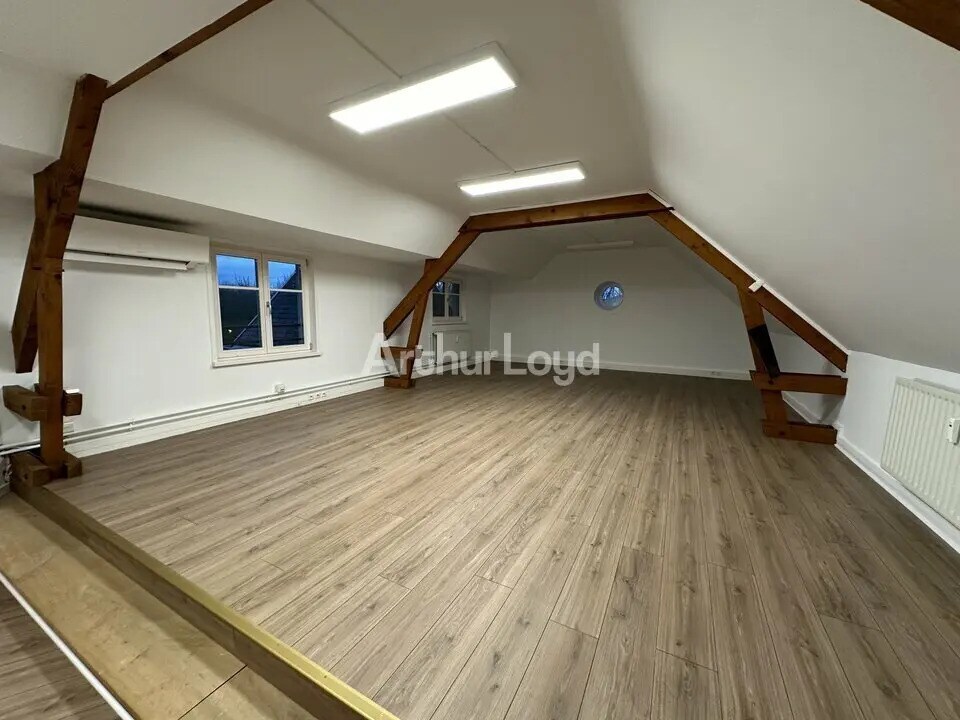 Office in Châlons-en-Champagne for lease Interior Photo- Image 1 of 8