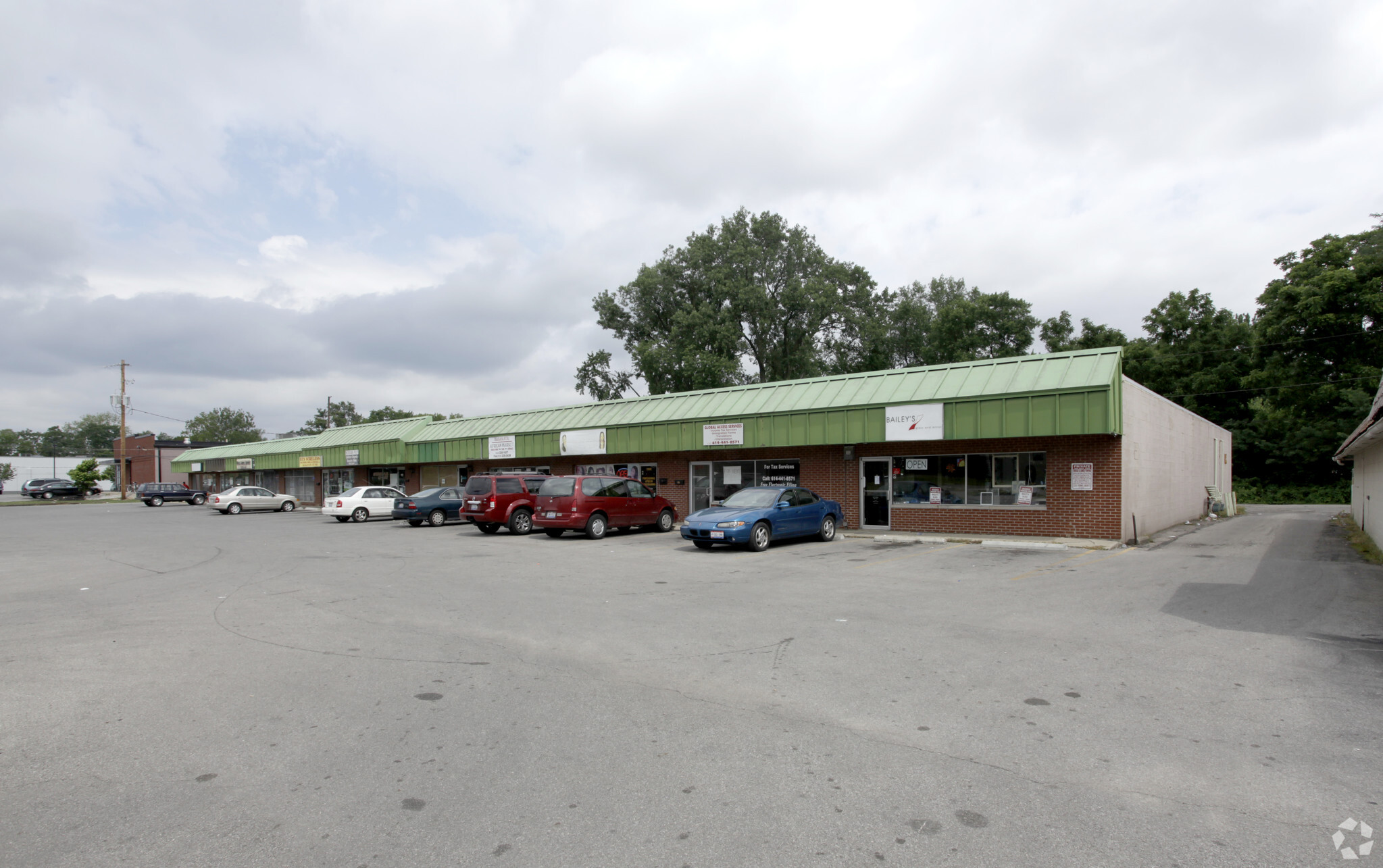 3850-3872 E Main St, Columbus, OH for lease Building Photo- Image 1 of 9