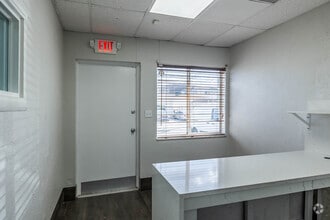 5149-5199 NE 12th Ave, Oakland Park, FL for lease Interior Photo- Image 2 of 9
