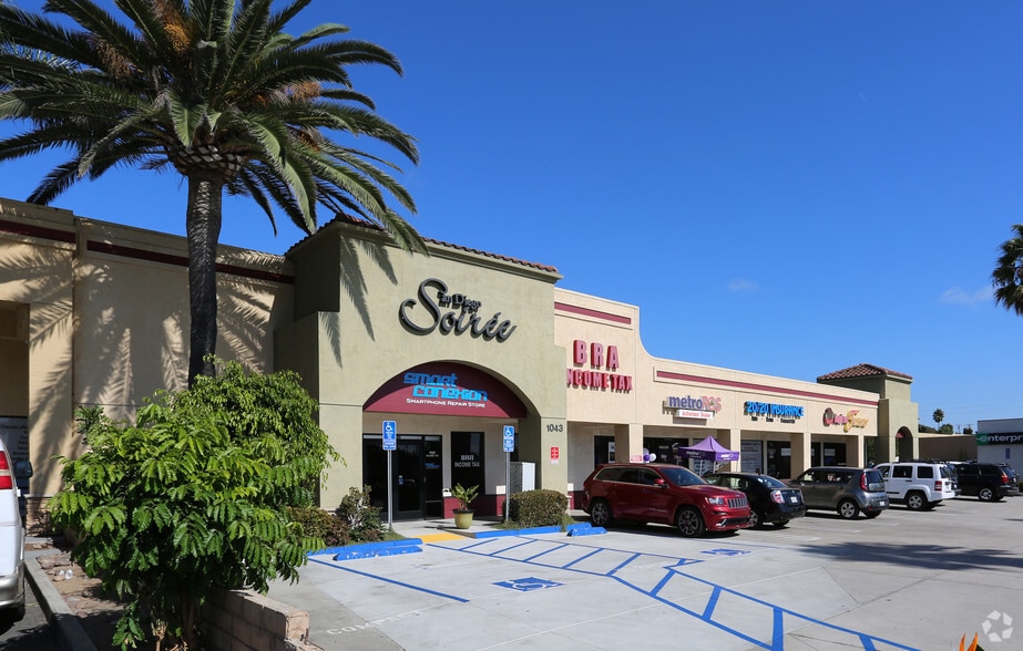 1043 Broadway, Chula Vista, CA for lease - Primary Photo - Image 1 of 5