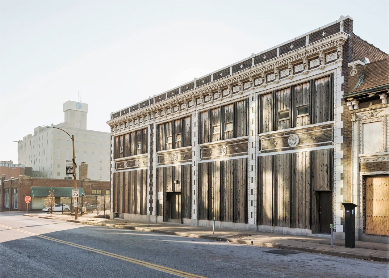 28062812 Locust St, Saint Louis, MO 63103