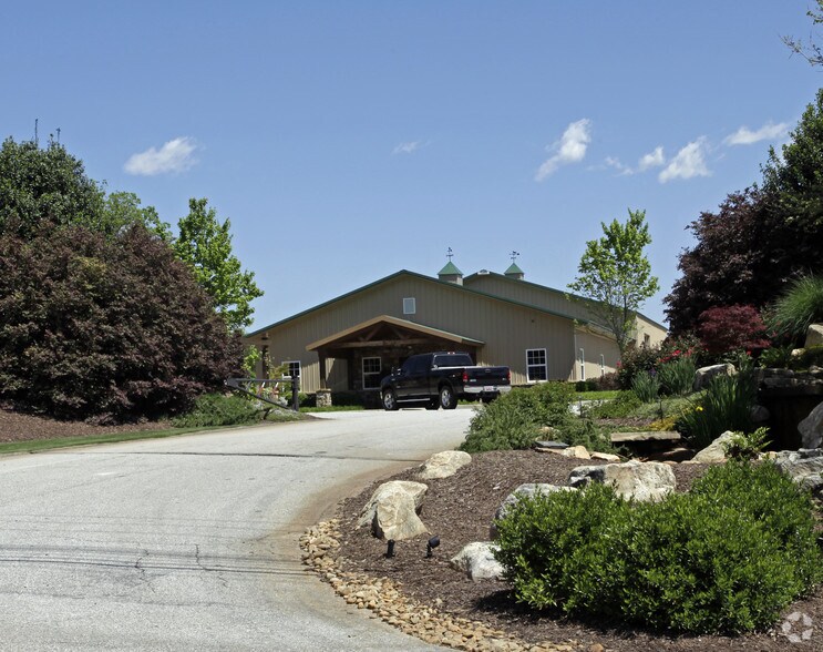 1443 S Batesville Rd, Greer, SC 29650