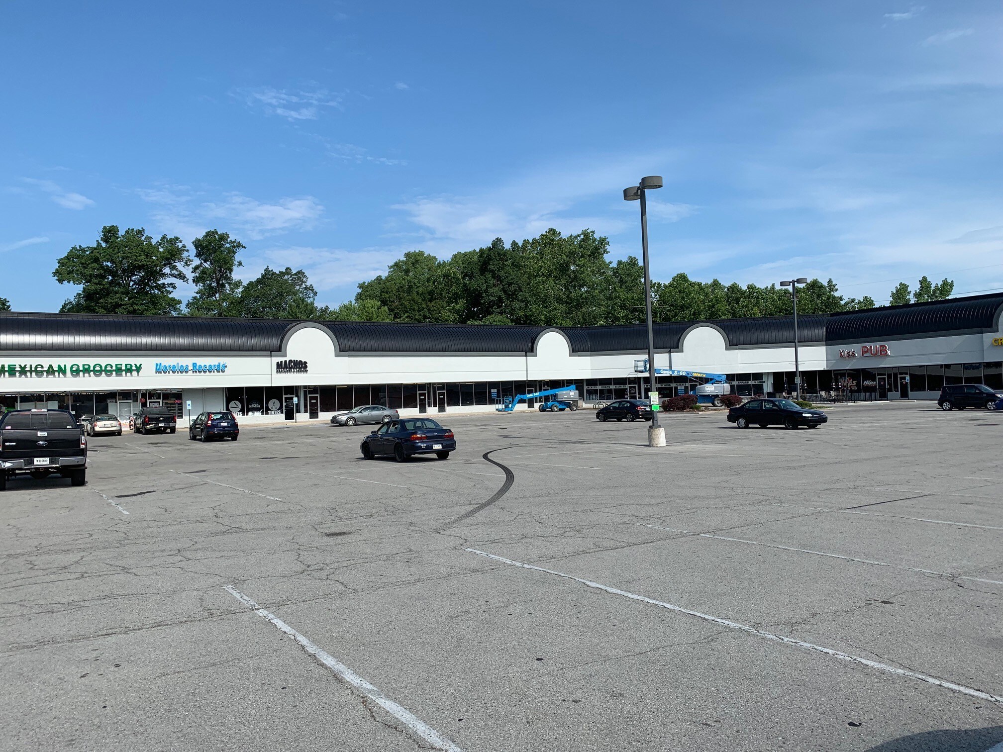 9546 Allisonville Rd, Indianapolis, IN 46250 - 96th Street Station