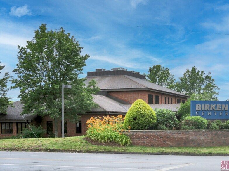 1297 Blue Hills Ave, Bloomfield, CT for sale - Building Photo - Image 1 of 1