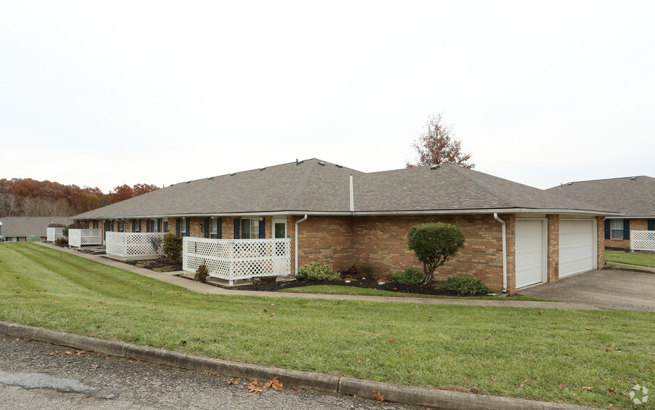 1259 Muirwood Dr, Zanesville, OH for sale - Primary Photo - Image 1 of 1